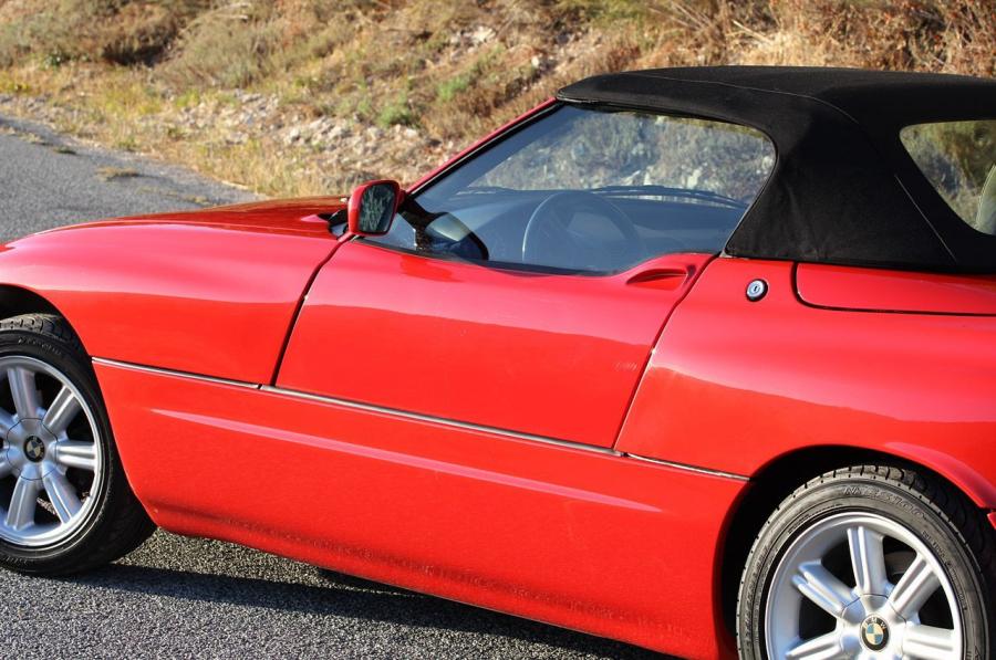 Детали экстерьера BMW Z1 (E30) 1988 года  (фото 45 из 88)